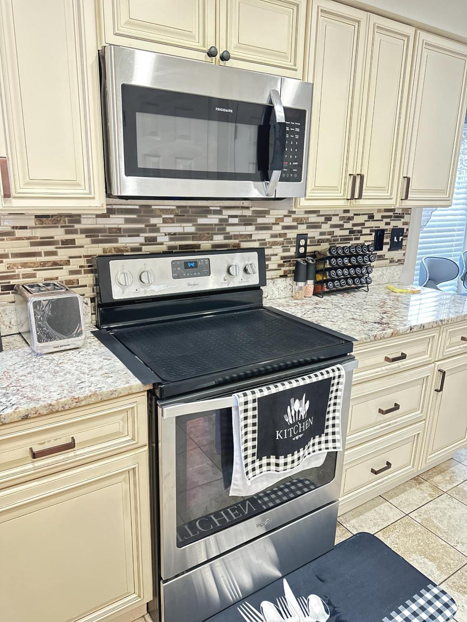 Special Rate Worthy Posh And Magnificent 4 Bedrooms And Two & Half Bath Greenbelt Exterior photo